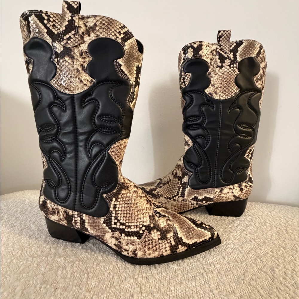 Brand New Arezzo Snake Print Boots